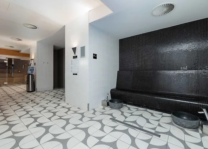 Apartment Unique With Air Conditioning Sauna And Swimming Pool By Renters